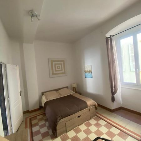 Appartement Climatise,Idealement Situe 100M Du Vieux Port. Bastia  Extérieur photo