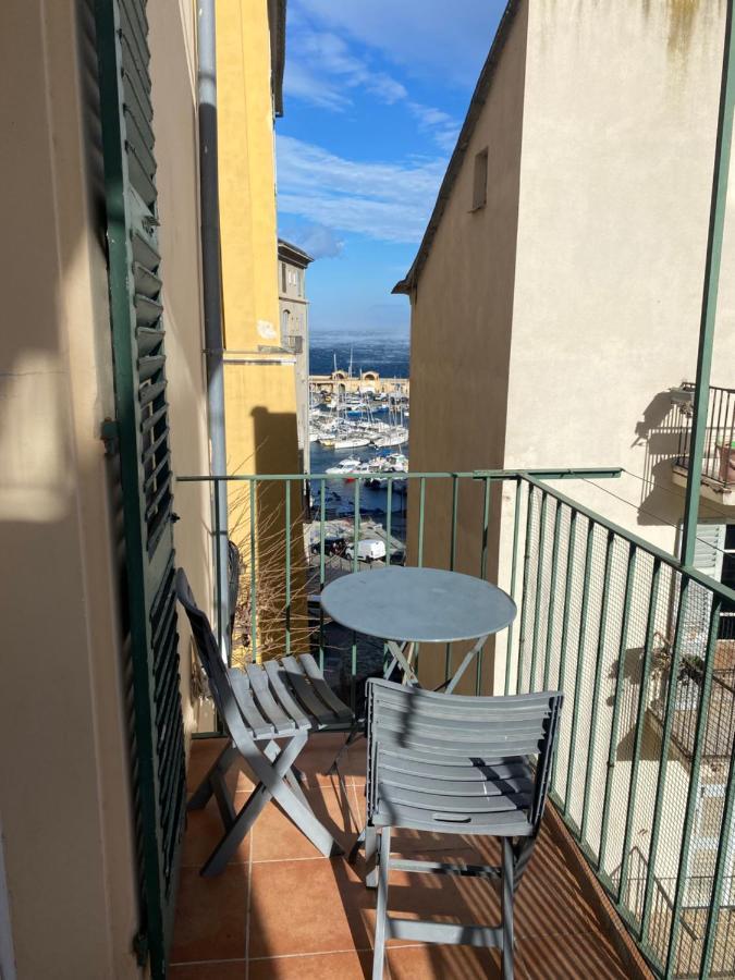 Appartement Climatise,Idealement Situe 100M Du Vieux Port. Bastia  Extérieur photo